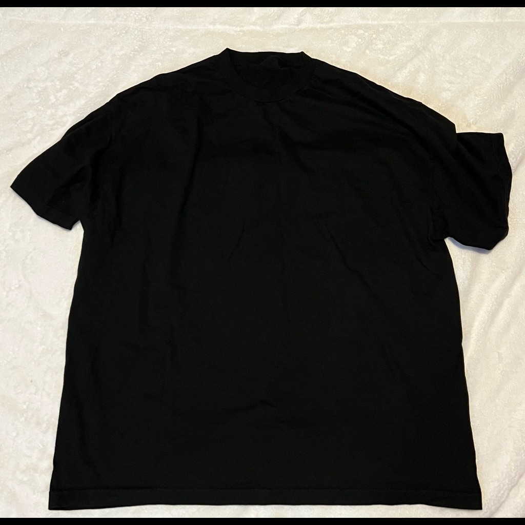 Regular Black Tee
